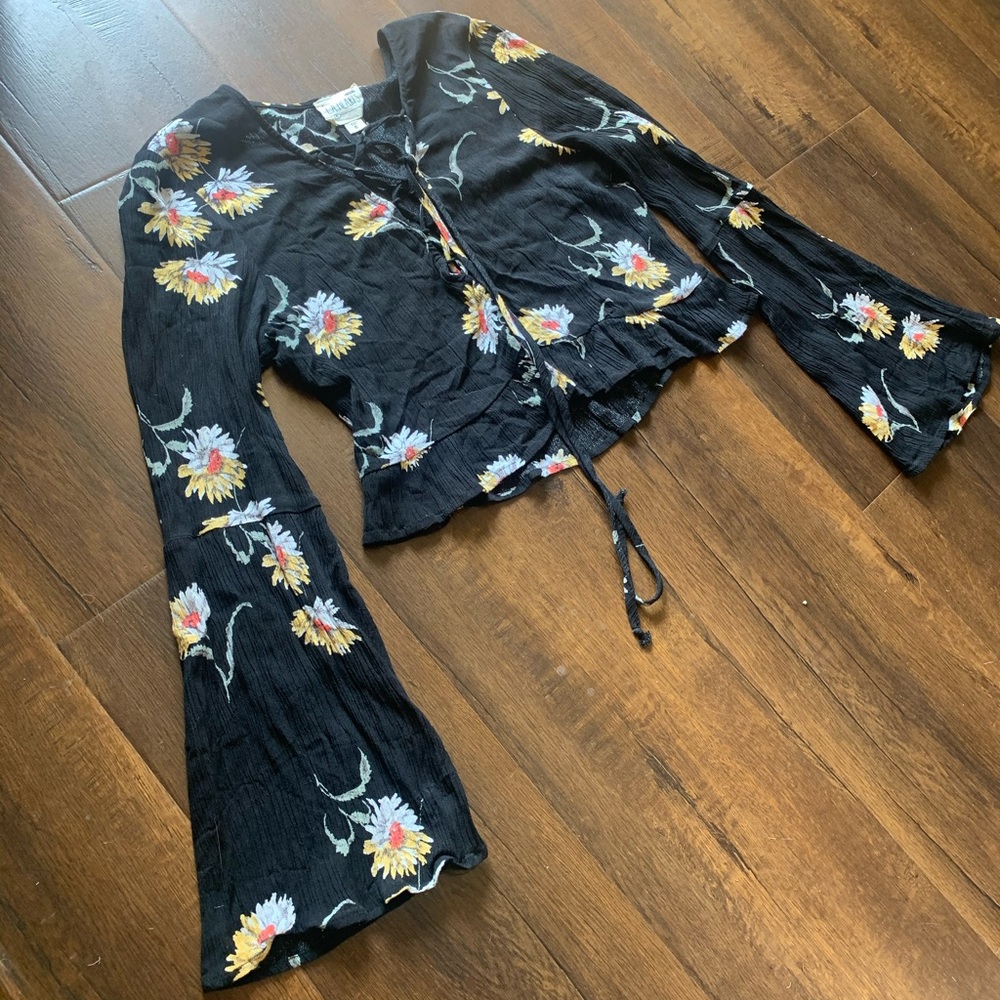 Black Floral Bell Sleeve Crop Top